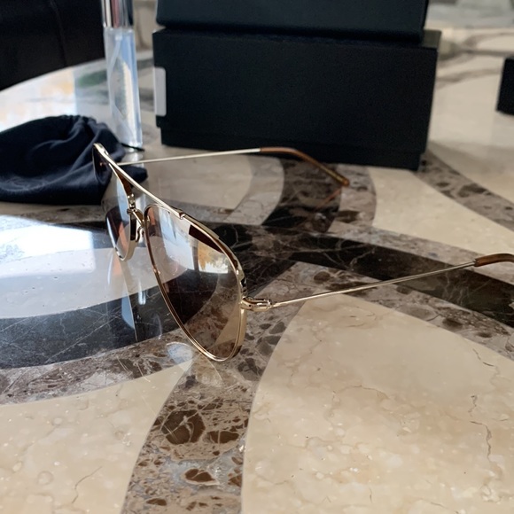 Dynamikos Classic Aviator Oracle 2.0 in Shiny Gold. Polarized. Comes w/ case, et - Picture 3 of 5